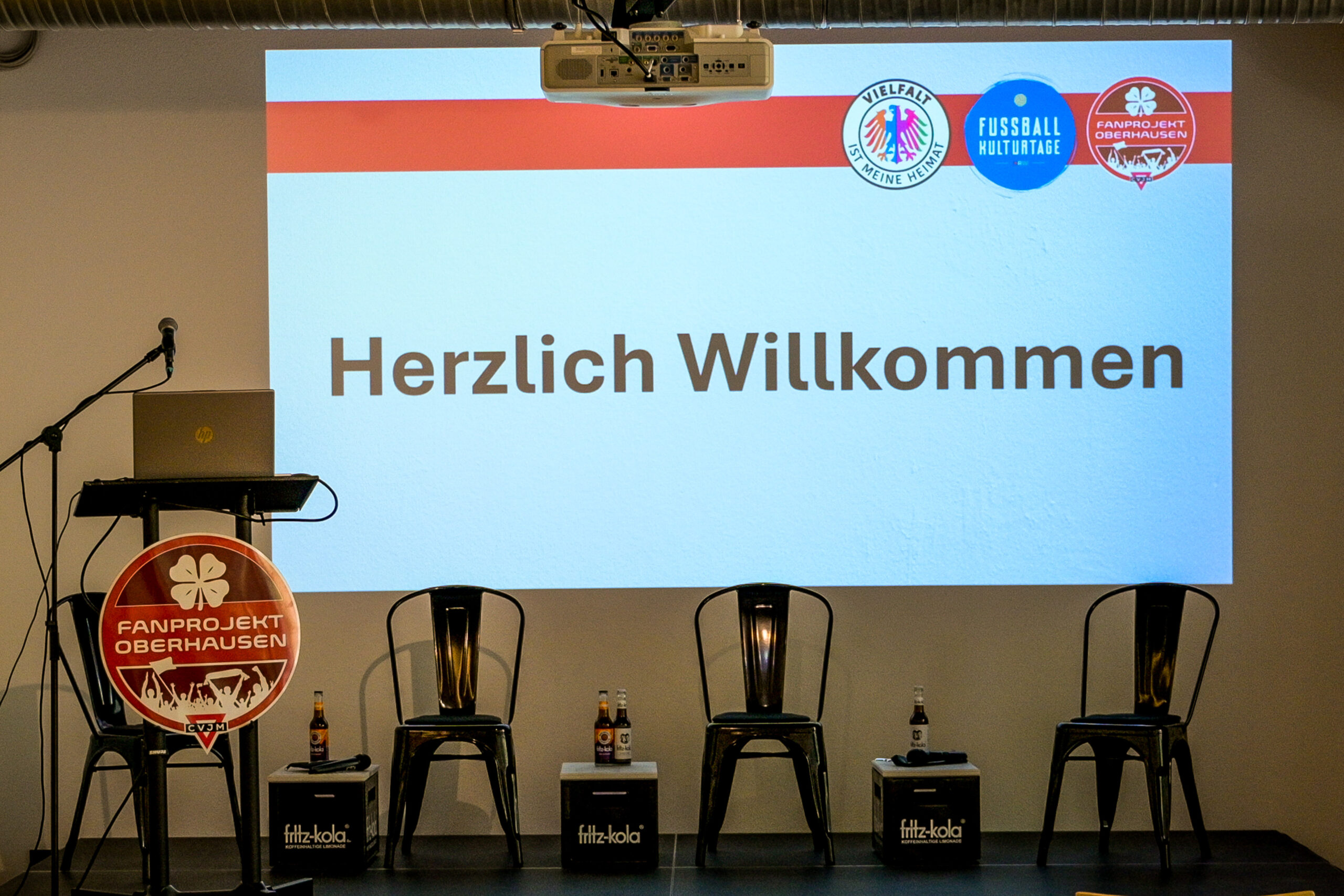 Zwischen Kurve und Gesellschaft: Fachtag zum 15-jährigen Bestehen des Fanprojekts Oberhausen